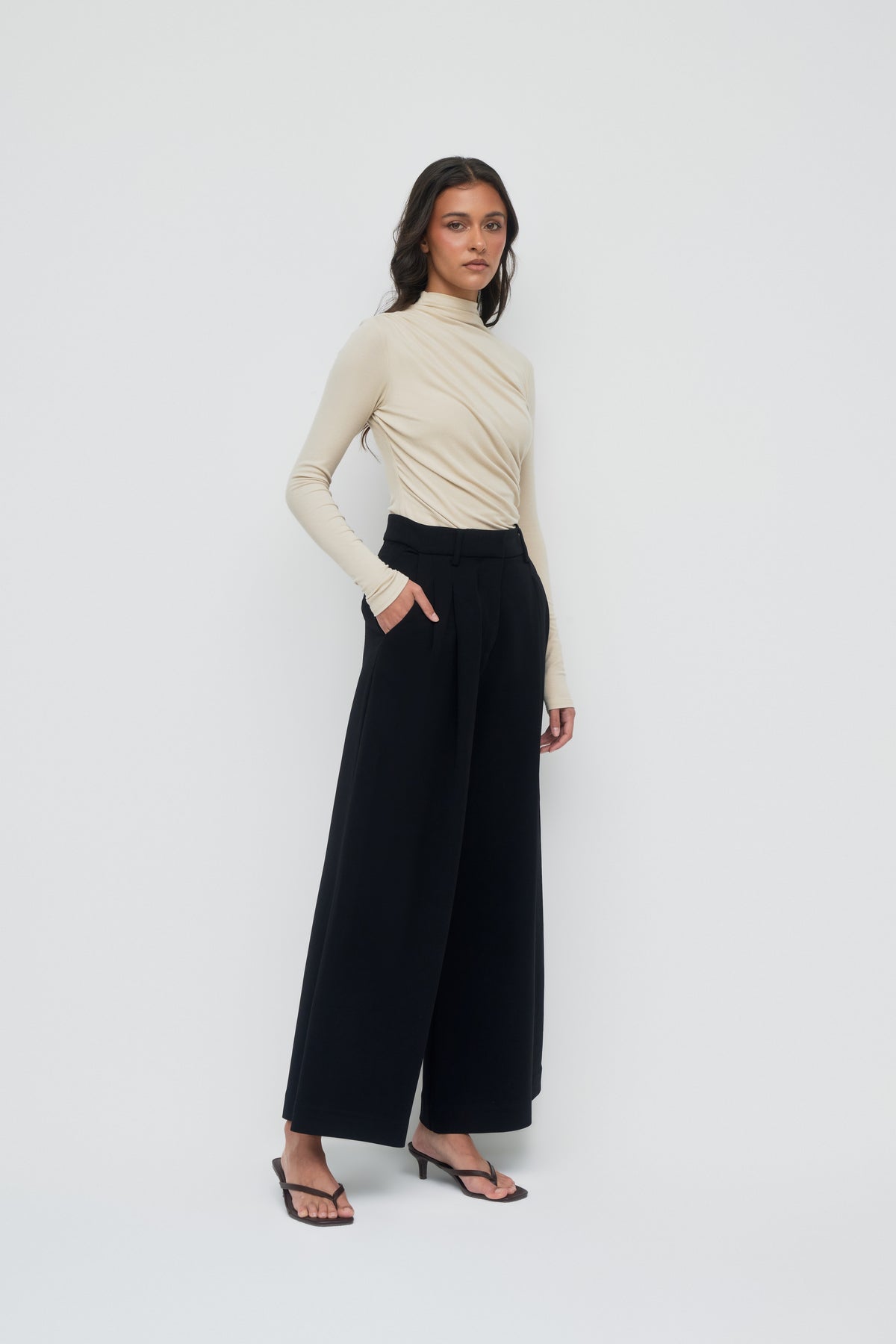 Amelie Pleated Pants - Black